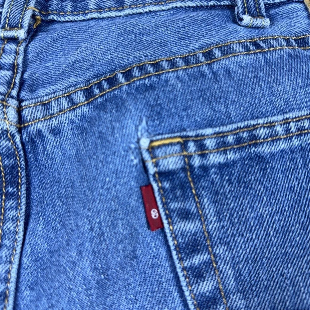 Levis 550 Relaxed Fit Tapered Leg Jeans Mens 38x30 Blue Denim Medium Wash